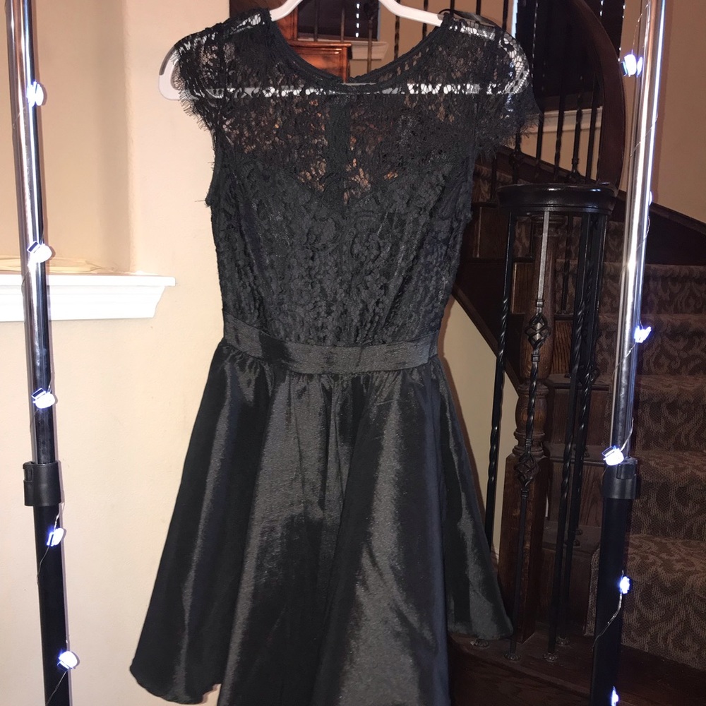Black Windsor Homecoming Dress